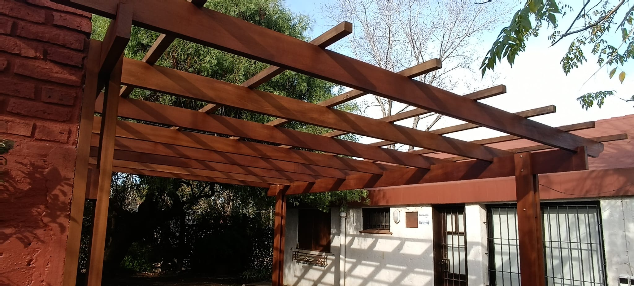 Mantenimiento de Pérgolas de Madera: Consejos para que Duren Años